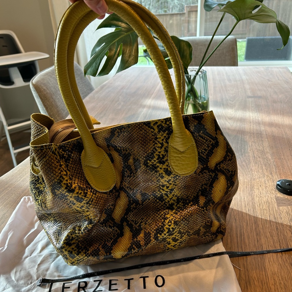 Terrezeto - Yellow Italian Leather Shoulder Bag